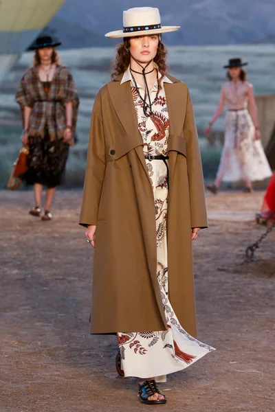 Look 7